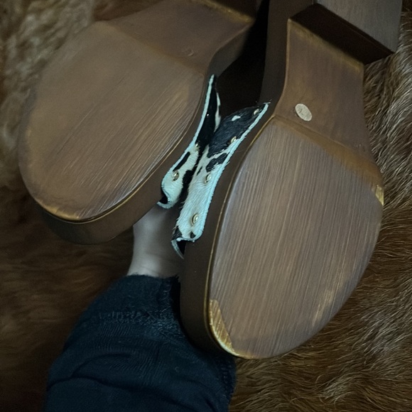 Seychelles Cow Print Sandals - Picture 5 of 5